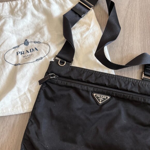 PRADA Shoulder Bag Nylon Triangle Logo Plate Zipper Black - Picture 2 of 6